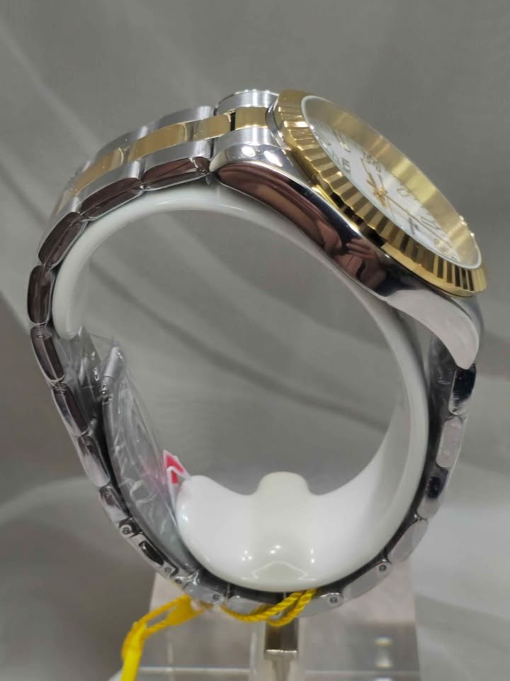 Invicta Specialty Westbridge Men's Watch w/ Mother of Pearl Dial - 43mm, Gold, Steel - Imagen 2